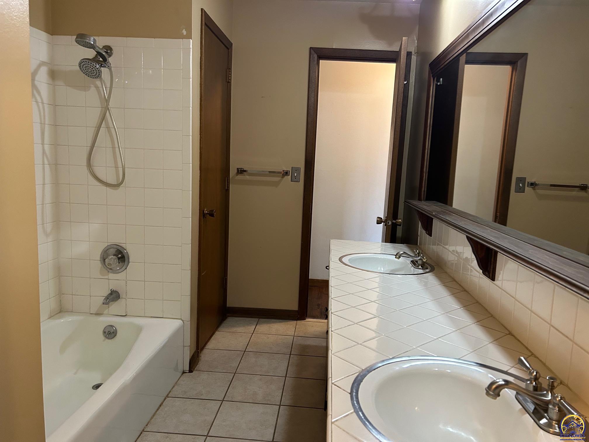 Lawrence, Kansas 66046, United States, 4 Bedrooms Bedrooms, ,2 BathroomsBathrooms,Residential,Pending,61916