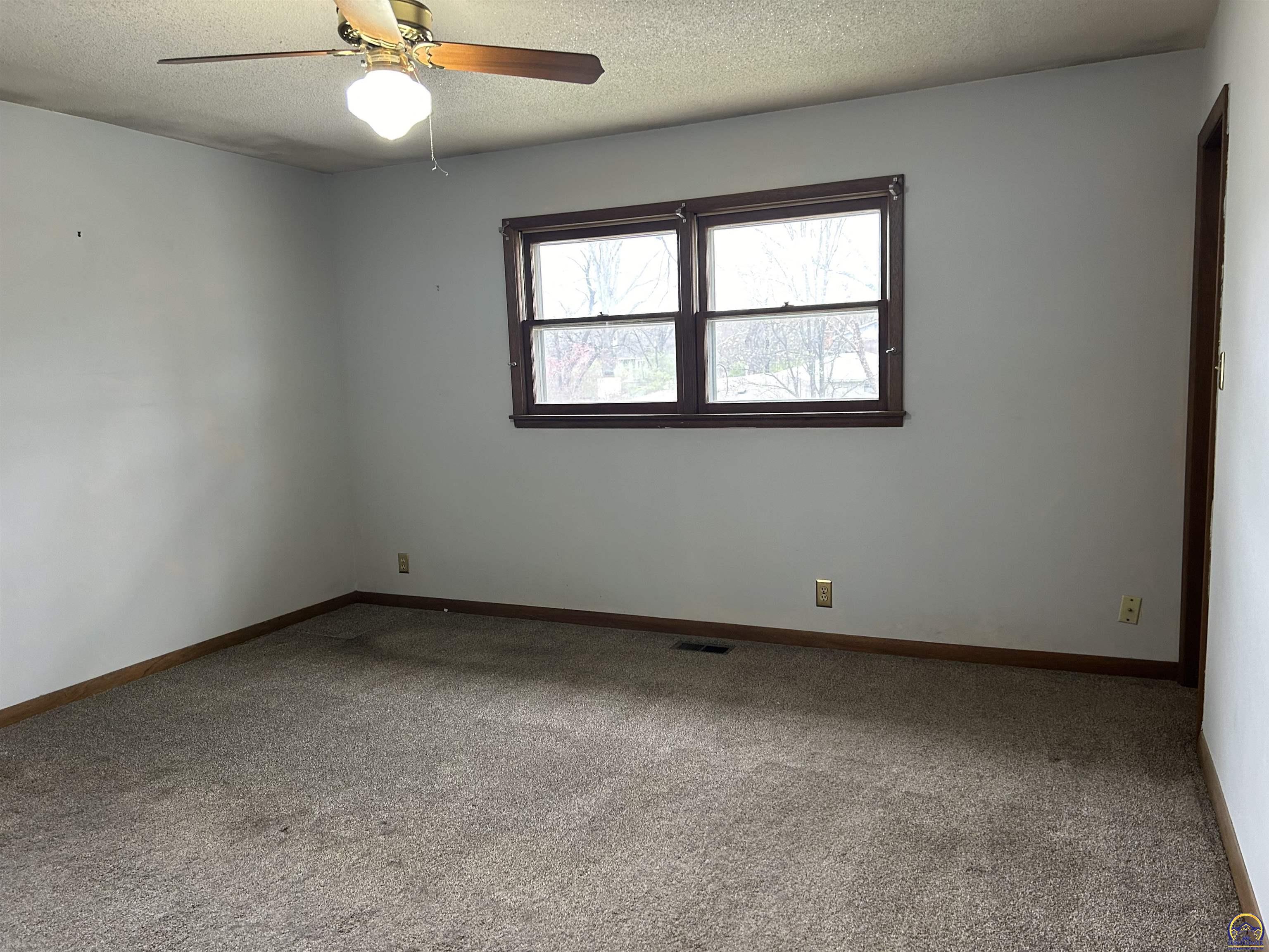 Lawrence, Kansas 66046, United States, 4 Bedrooms Bedrooms, ,2 BathroomsBathrooms,Residential,Pending,61916