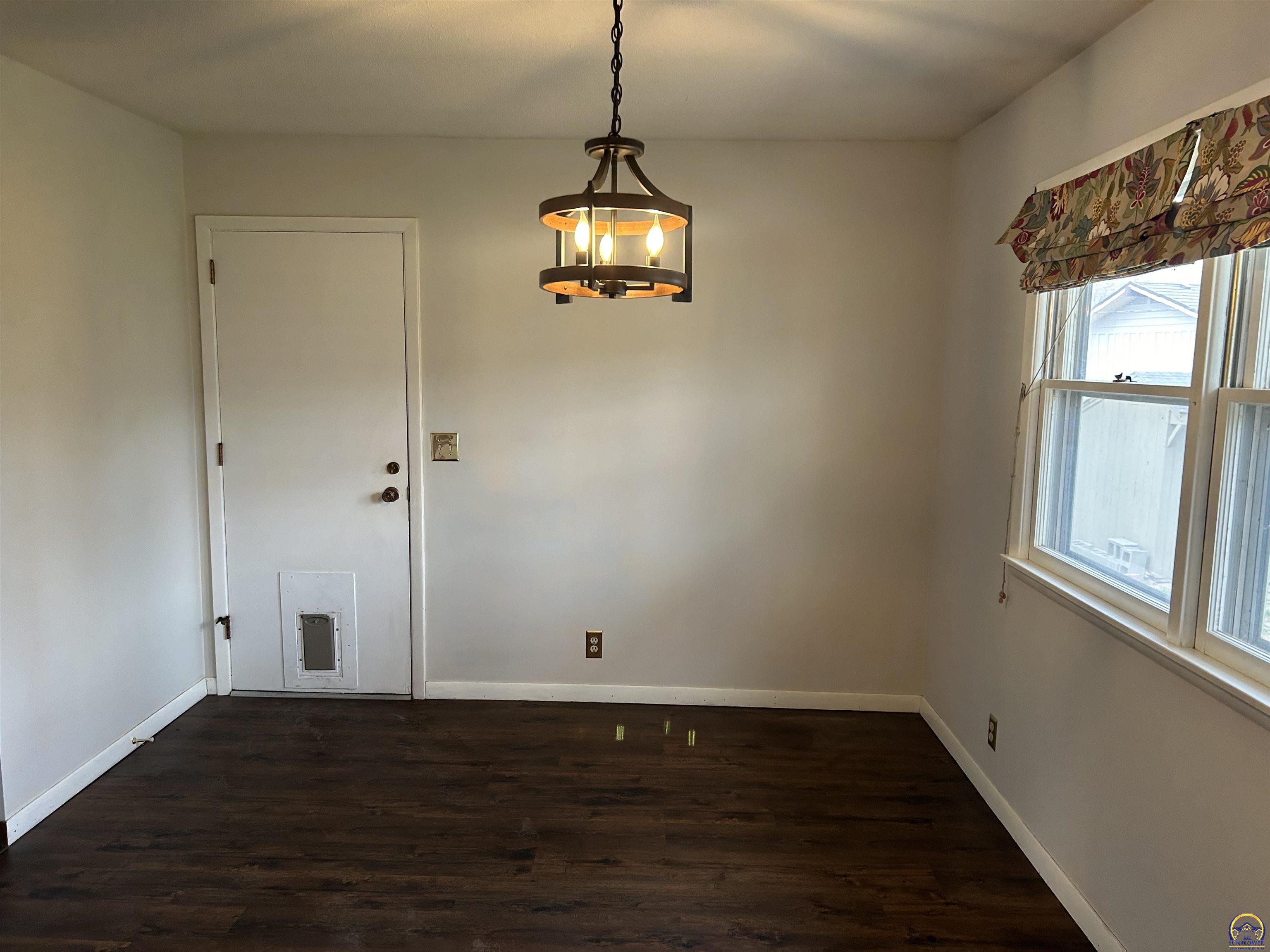 Lawrence, Kansas 66046, United States, 4 Bedrooms Bedrooms, ,2 BathroomsBathrooms,Residential,Pending,61916