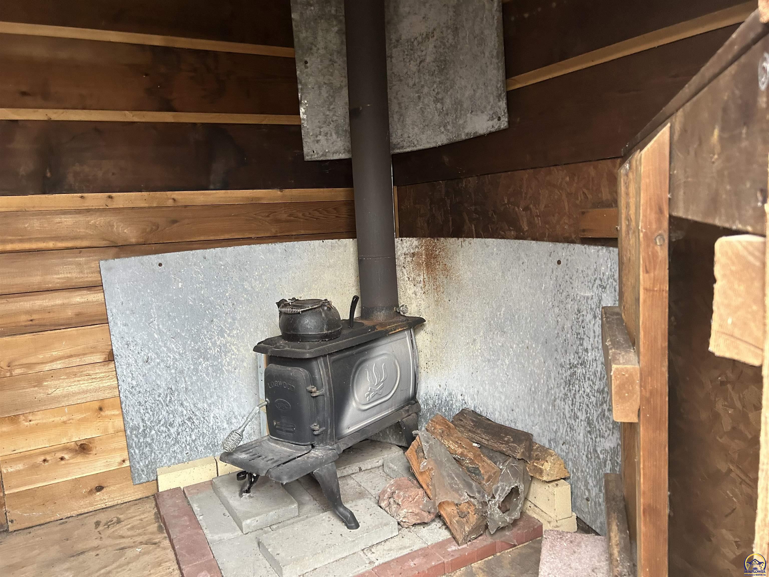 Lawrence, Kansas 66046, United States, 4 Bedrooms Bedrooms, ,2 BathroomsBathrooms,Residential,Pending,61916