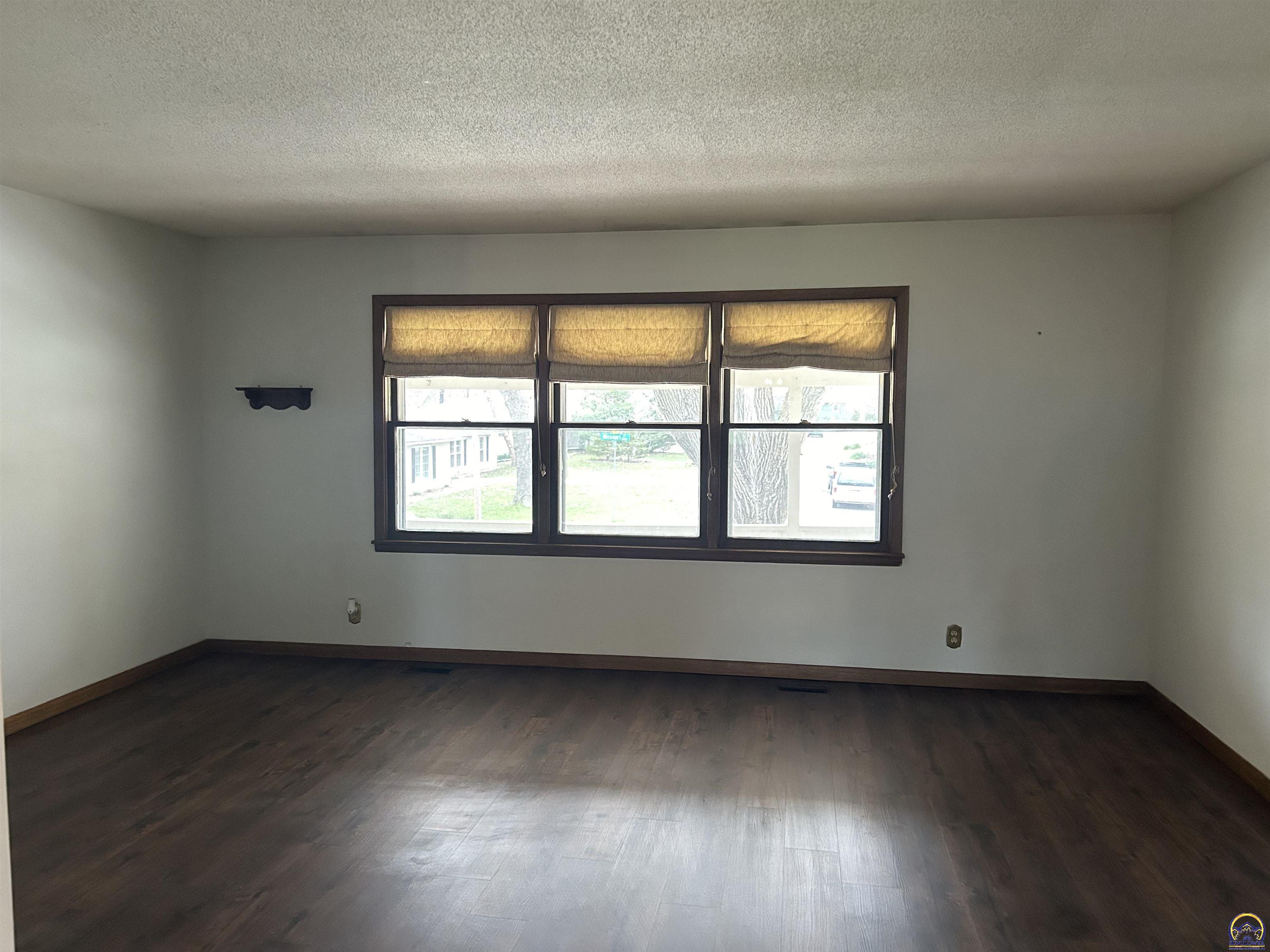 Lawrence, Kansas 66046, United States, 4 Bedrooms Bedrooms, ,2 BathroomsBathrooms,Residential,Pending,61916