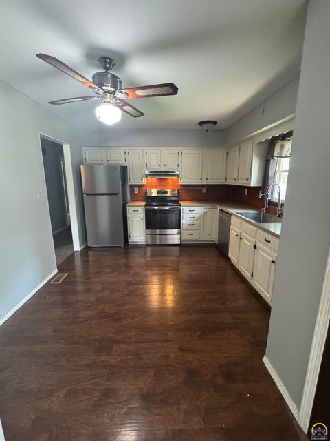 Tiny photo for 3818 SE 23rd Ter, Topeka, KS 66605 (MLS # 245404)