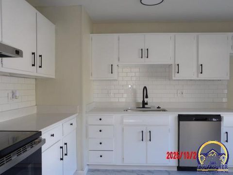 Tiny photo for 1032 SE 35th Ter, Topeka, KS 66605 (MLS # 241980)