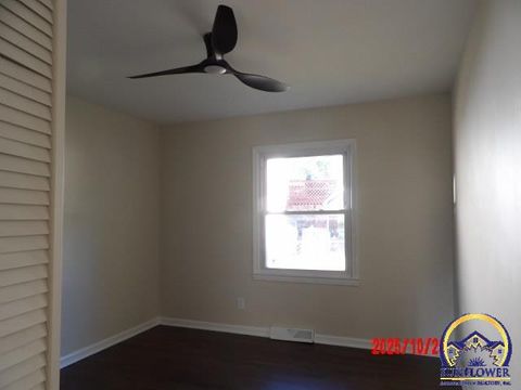 Tiny photo for 1032 SE 35th Ter, Topeka, KS 66605 (MLS # 241980)