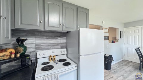 Tiny photo for 705 Washington St, Oskaloosa, KS 66066 (MLS # 245513)