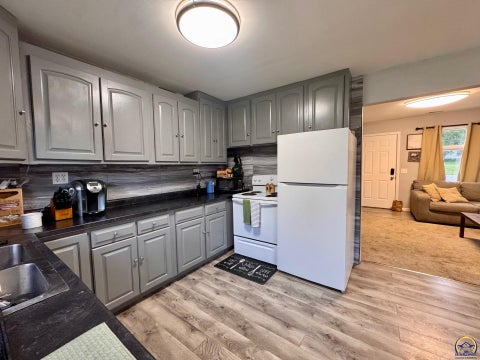 Tiny photo for 705 Washington St, Oskaloosa, KS 66066 (MLS # 245513)