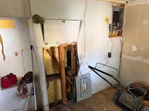 Tiny photo for 1023 NE Kellam Ave, Topeka, KS 66616 (MLS # 246208)