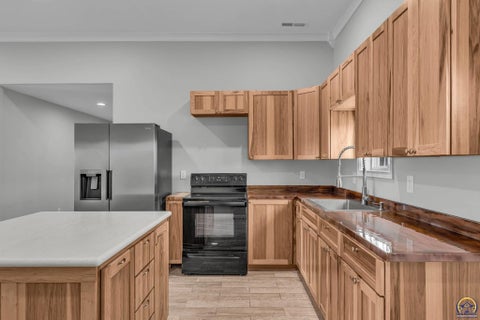 Tiny photo for 10594 86th St, Oskaloosa, KS 66066 (MLS # 246204)