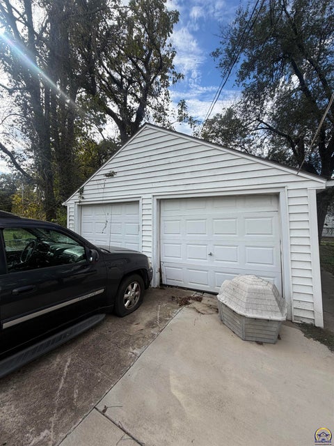 Tiny photo for 733 NE Kellam Ave, Topeka, KS 66616 (MLS # 247123)