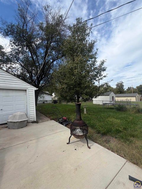 Tiny photo for 733 NE Kellam Ave, Topeka, KS 66616 (MLS # 247123)