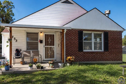 Photo of 733 NE Kellam Ave, Topeka, KS 66616 (MLS # 247123)