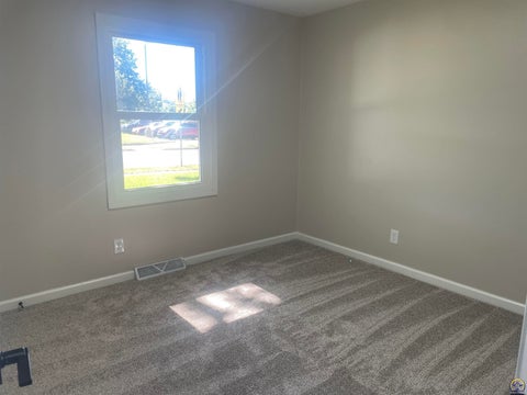 Tiny photo for 5324 SW 33rd St, Topeka, KS 66614 (MLS # 246877)