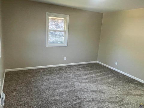 Tiny photo for 5324 SW 33rd St, Topeka, KS 66614 (MLS # 246877)