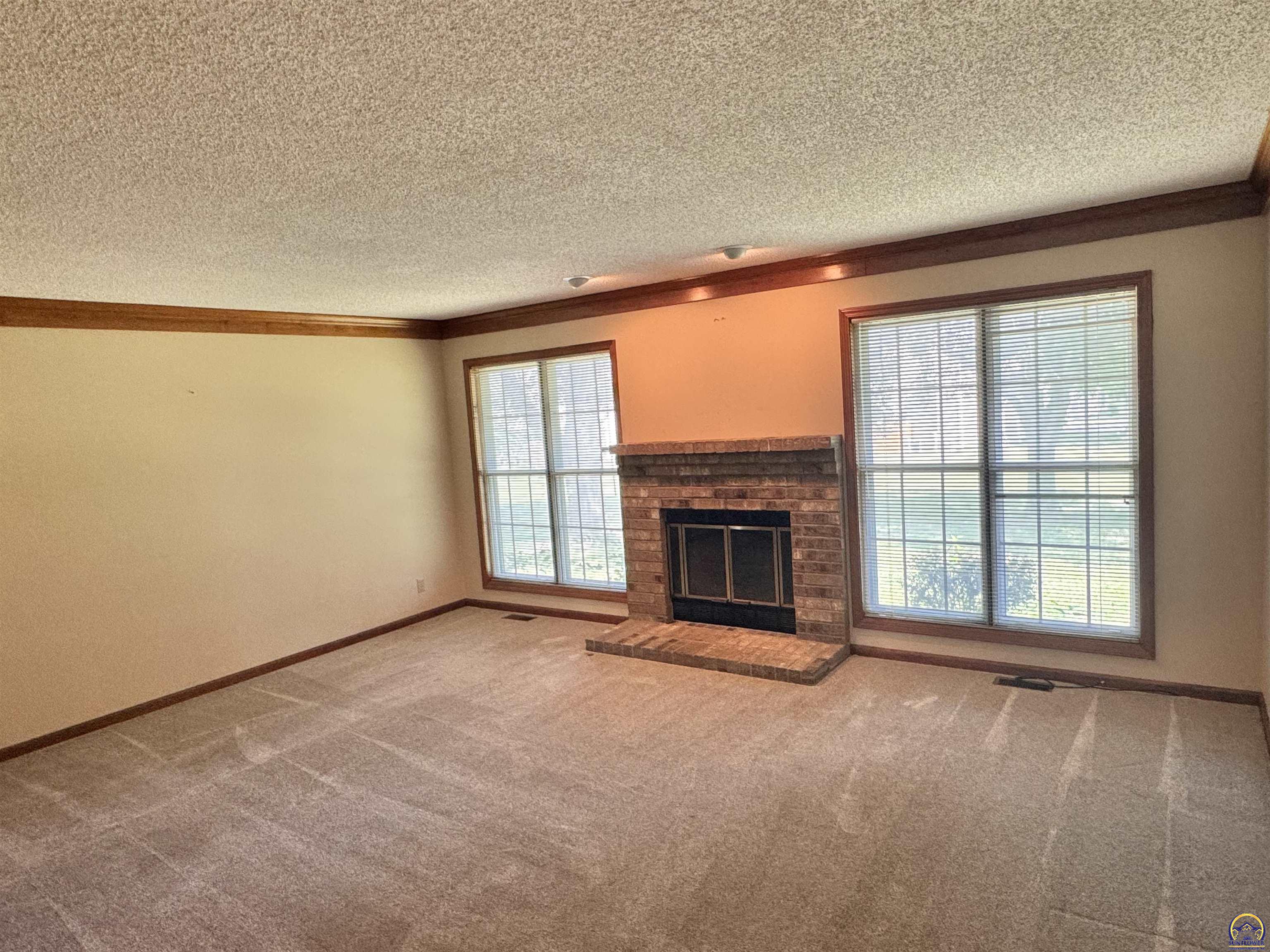 Topeka, Kansas 66614, United States, 3 Bedrooms Bedrooms, ,2 BathroomsBathrooms,Residential,Active,195153