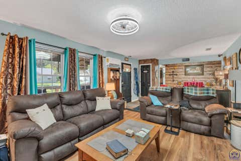 Tiny photo for 2224 NW Taylor St, Topeka, KS 66608 (MLS # 246240)