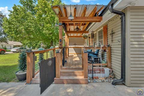 Tiny photo for 2224 NW Taylor St, Topeka, KS 66608 (MLS # 246240)