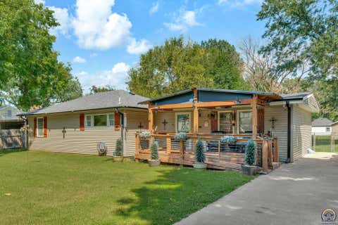 Photo of 2224 NW Taylor St, Topeka, KS 66608 (MLS # 246240)