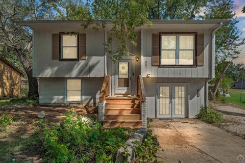 Photo of 531 N Milton St, Auburn, KS 66402 (MLS # 246525)