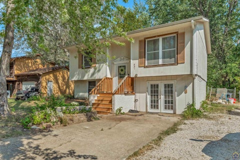 Tiny photo for 531 N Milton St, Auburn, KS 66402 (MLS # 246525)