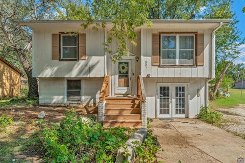 Tiny photo for 531 N Milton St, Auburn, KS 66402 (MLS # 246525)