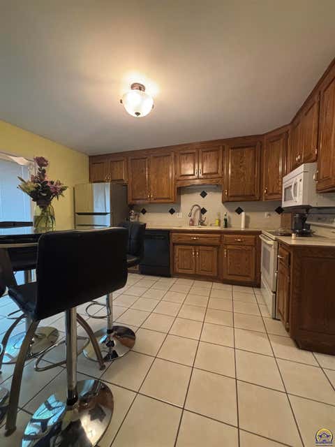 Tiny photo for 3626 SW Cambridge Ave, Topeka, KS 66614 (MLS # 244323)