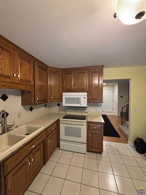Tiny photo for 3626 SW Cambridge Ave, Topeka, KS 66614 (MLS # 244323)