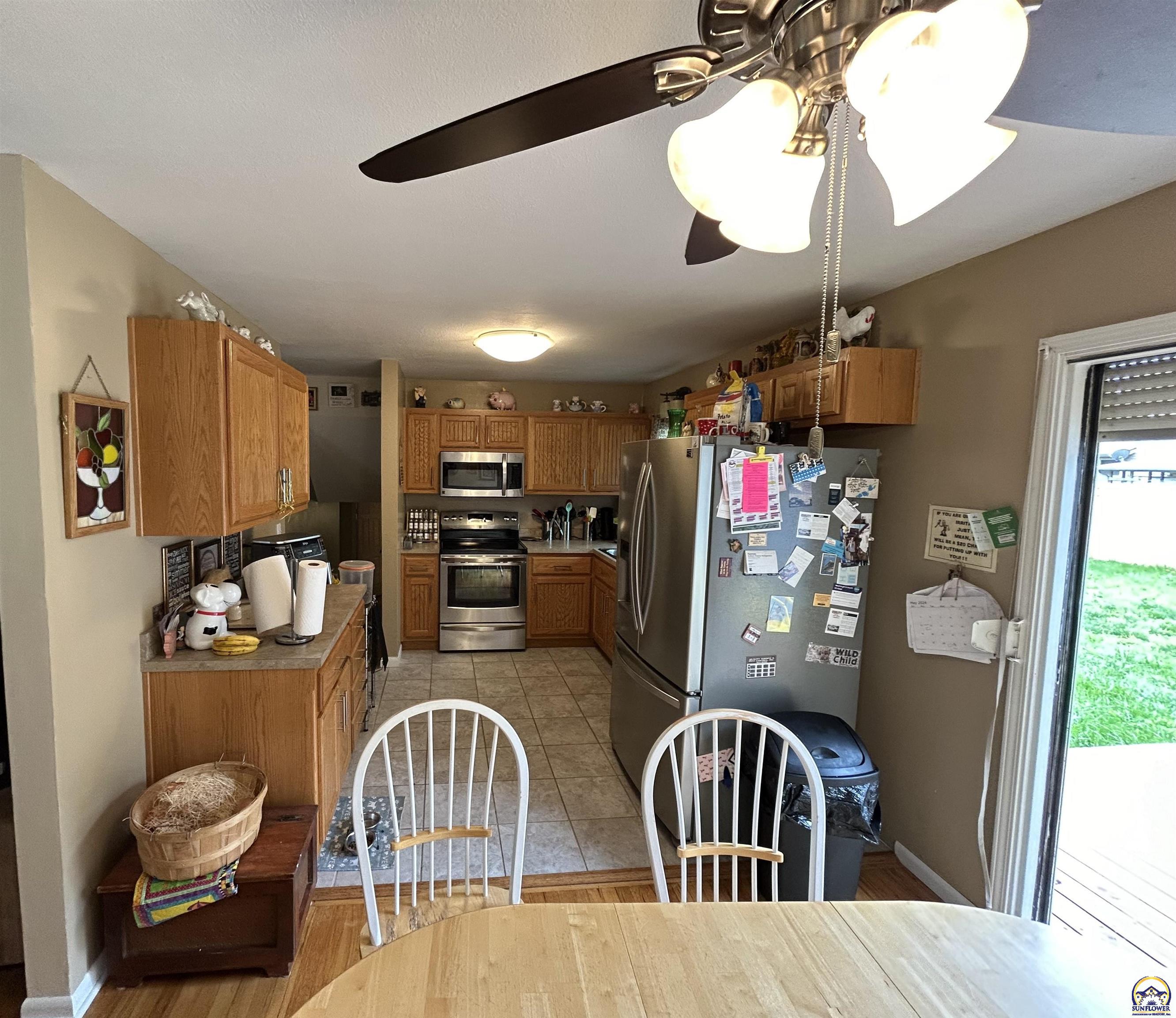 Topeka, Kansas 66614, United States, 4 Bedrooms Bedrooms, ,2 BathroomsBathrooms,Residential,Pending,58545