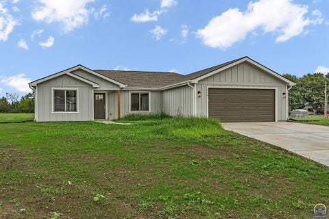 Photo of 716 Teresa Ct, Carbondale, KS 66604 (MLS # 246775)