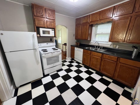 Tiny photo for 1308 Oak Hill Ave, Lawrence, KS 66044 (MLS # 246455)