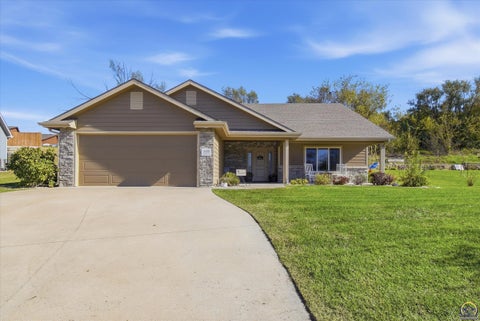 Photo of 4428 SW Brandywine Ln, Topeka, KS 66610 (MLS # 247135)