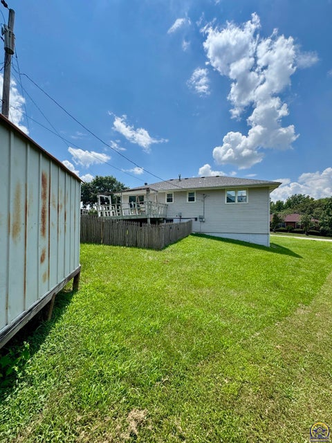 Tiny photo for 2134 SE 38th Cir, Topeka, KS 66609 (MLS # 245687)