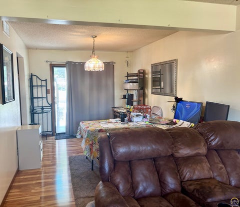 Tiny photo for 2134 SE 38th Cir, Topeka, KS 66609 (MLS # 245687)