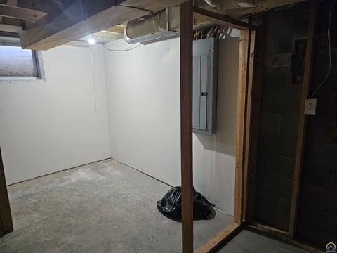 Tiny photo for 2223 NW Polk St, Topeka, KS 66608 (MLS # 246697)