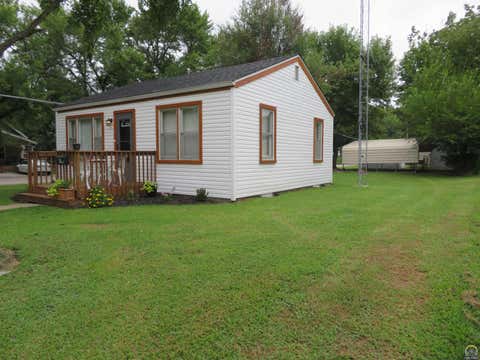 Tiny photo for 301 Oak St, Valley Falls, KS 66088 (MLS # 245937)