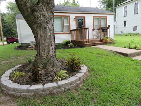 Tiny photo for 301 Oak St, Valley Falls, KS 66088 (MLS # 245937)