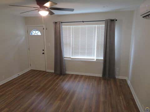 Tiny photo for 301 Oak St, Valley Falls, KS 66088 (MLS # 245937)