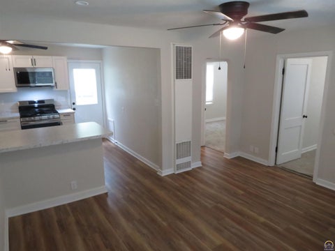 Tiny photo for 301 Oak St, Valley Falls, KS 66088 (MLS # 245937)