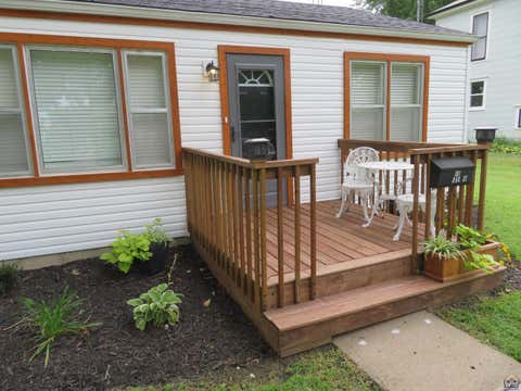 Tiny photo for 301 Oak St, Valley Falls, KS 66088 (MLS # 245937)