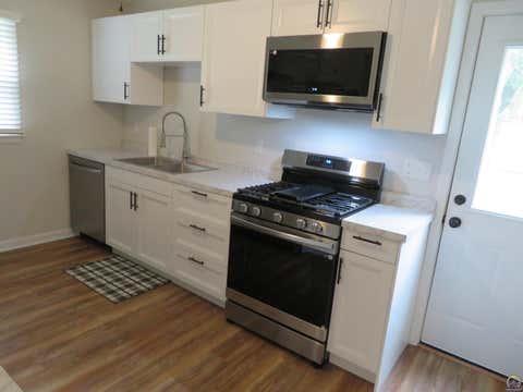 Tiny photo for 301 Oak St, Valley Falls, KS 66088 (MLS # 245937)
