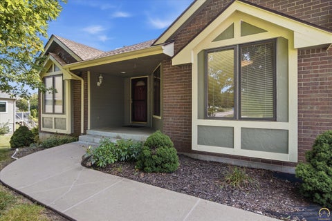 Tiny photo for 6024 SW 40th Ter, Topeka, KS 66610 (MLS # 246104)