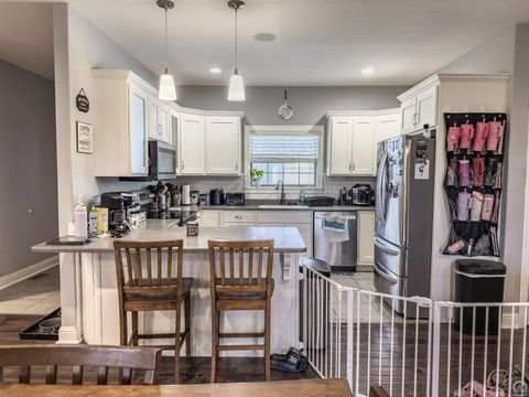Tiny photo for 2911 SW Whitney Ave, Topeka, KS 66614 (MLS # 244914)