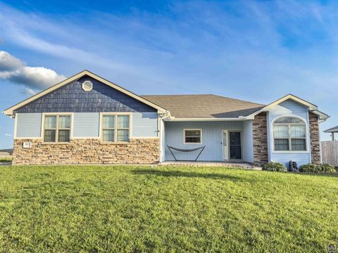Tiny photo for 2911 SW Whitney Ave, Topeka, KS 66614 (MLS # 244914)