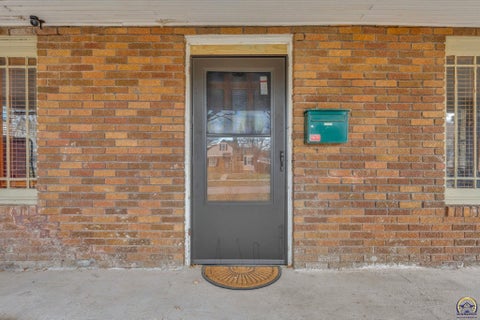 Tiny photo for 1034 SW Lincoln St, Topeka, KS 66604 (MLS # 243325)