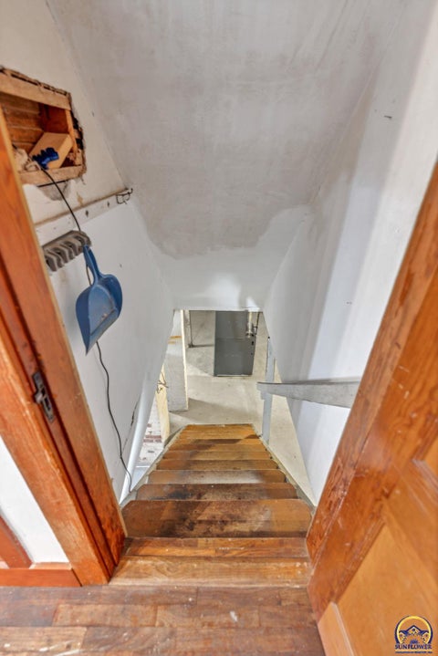 Tiny photo for 1034 SW Lincoln St, Topeka, KS 66604 (MLS # 243325)
