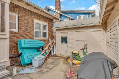 Tiny photo for 1034 SW Lincoln St, Topeka, KS 66604 (MLS # 243325)