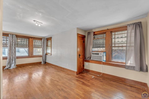 Tiny photo for 1034 SW Lincoln St, Topeka, KS 66604 (MLS # 243325)