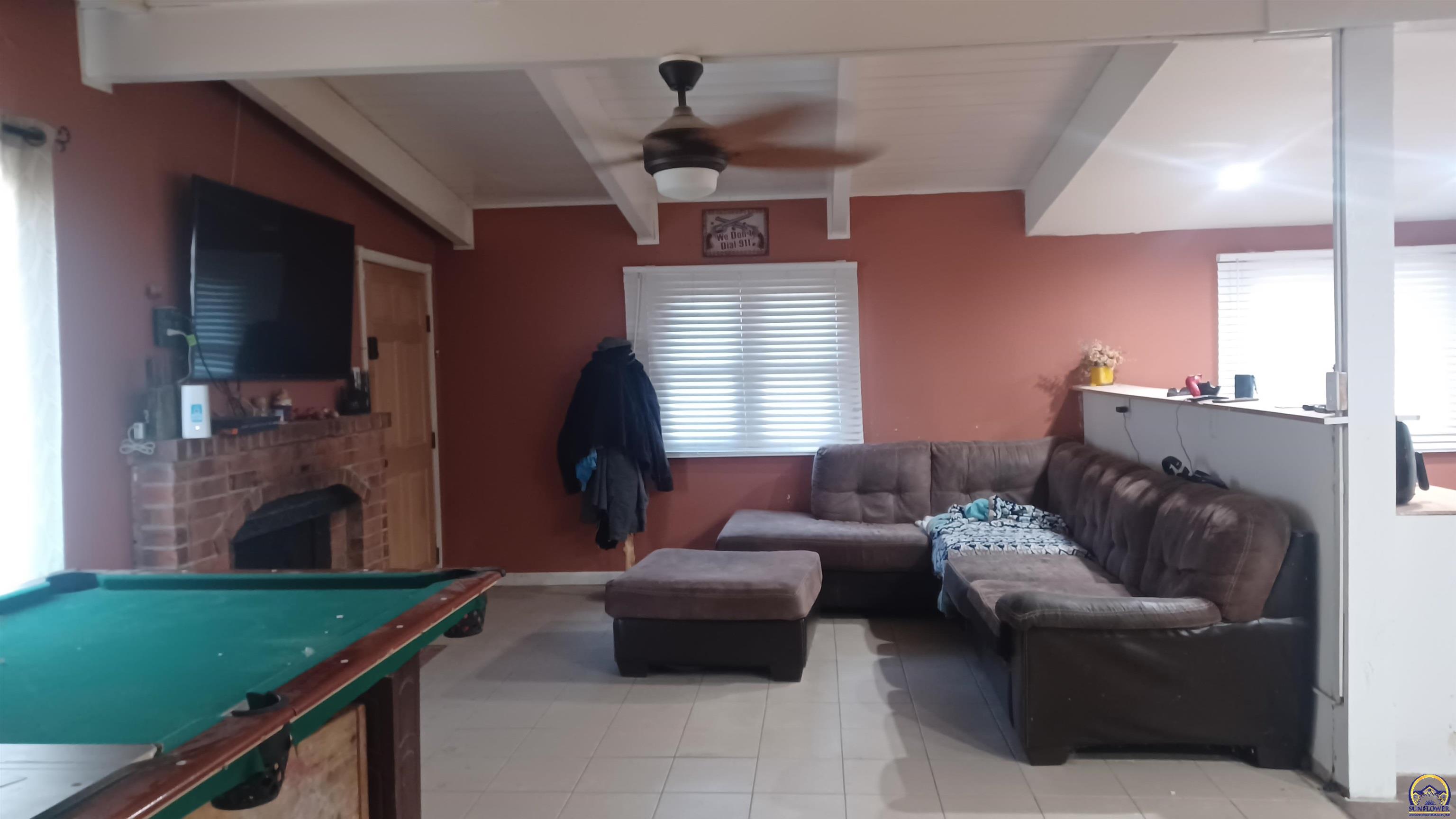 Topeka, Kansas 66604, United States, 3 Bedrooms Bedrooms, ,2 BathroomsBathrooms,Residential,Pending,62672