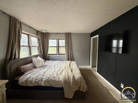 Tiny photo for 203 Pawnee Ave, Hiawatha, KS 66434 (MLS # 243831)