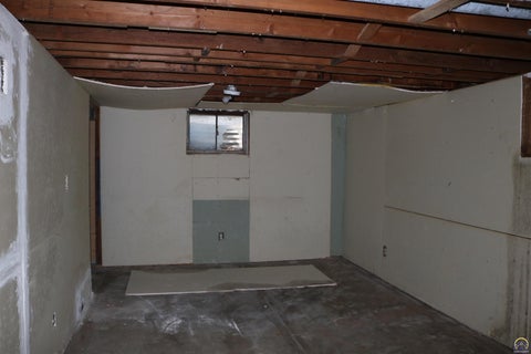 Tiny photo for 2000 SE Adams St, Topeka, KS 66607 (MLS # 245765)