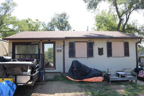 Photo of 2000 SE Adams St, Topeka, KS 66607 (MLS # 245765)